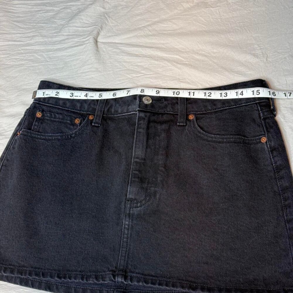 Abercrombie & Fitch Mid Rise Denim Mini Skirt - Washed Black - Size 26 / 2 - Picture 6 of 7